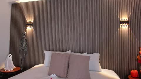 Snapshot of scarlett_model_ chatting on 22, 10, 2025 Mon to Sat 545pm to 1030pm col online show from 22, 10, 2025