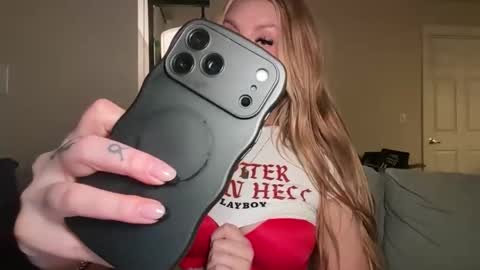 Snapshot of scarlett_ros3 chatting on 28, 5, 2026 Scarlett Rose NOW ON XTWITTER online show from 28, 5, 2026