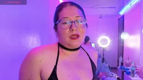Snapshot of scarlett_widow chatting on 27, 5, 2026 scarlett_widow online show from 27, 5, 2026