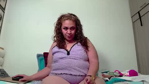 Snapshot of scarlettbooty chatting on 14, 11, 2025 scarlettbooty online show from 14, 11, 2025