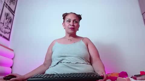 Snapshot of scarlettbooty chatting on 25, 11, 2025 scarlettbooty online show from 25, 11, 2025