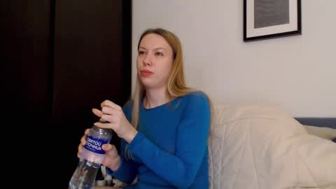 Snapshot of scarlettford chatting on 17, 11, 2025 Scarlett online show from 17, 11, 2025