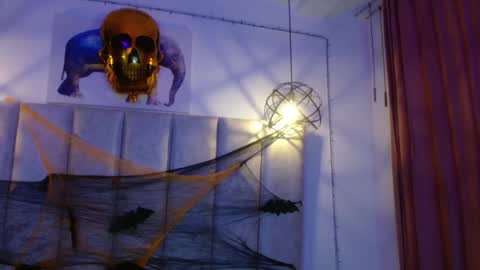 Snapshot of scarlettqueencs chatting on 2, 11, 2025 Scarlett online show from 2, 11, 2025