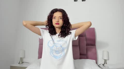 Snapshot of scarlettt_moon chatting on 7, 1, 2025 scarlettt_moon online show from 7, 1, 2025