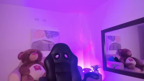 Snapshot of scarlettt_moon chatting on 8, 2, 2025 scarlettt_moon online show from 8, 2, 2025