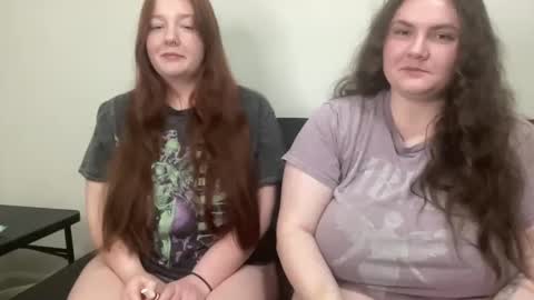 Snapshot of scarletttsinner chatting on 4, 10, 2025 scarletttsinner online show from 4, 10, 2025