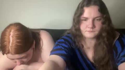 Snapshot of scarletttsinner chatting on 15, 10, 2025 scarletttsinner online show from 15, 10, 2025