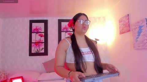 Snapshot of scarlettwhitmore chatting on 12, 10, 2025 Scarlett Whitmore online show from 12, 10, 2025