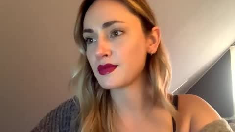 ScarlettxBlonde online show from 18, 3, 2026