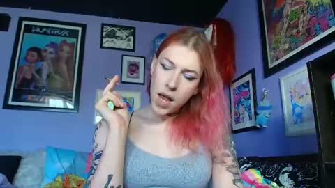 Sarah Bones online show from 28, 7, 2026