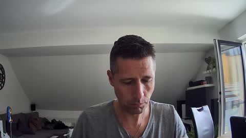 Snapshot of schnuckigeil chatting on 27, 4, 2026 Dildomen online show from 27, 4, 2026