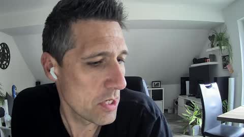 Snapshot of schnuckigeil chatting on 20, 5, 2026 Dildomen online show from 20, 5, 2026