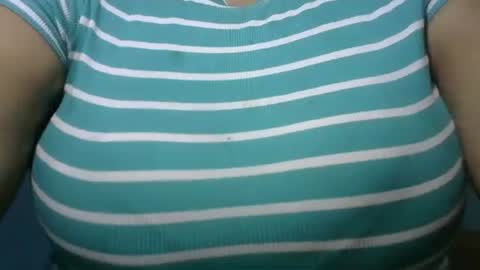 Snapshot of schoco_milf chatting on 3, 3, 2026 mai latina online show from 3, 3, 2026