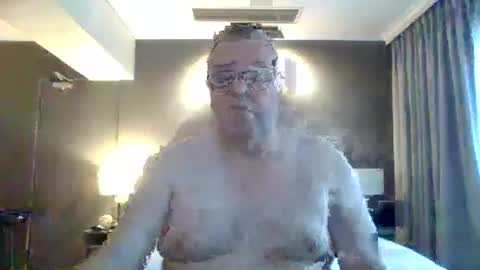 Snapshot of scoobs71 chatting on 19, 5, 2026 Scoobs online show from 19, 5, 2026