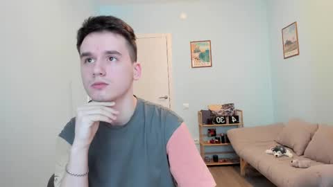 Snapshot of scooby_r chatting on 18, 2, 2025 Thomas brunette and Alex blond online show from 18, 2, 2025