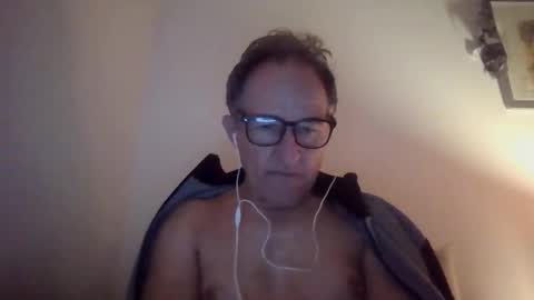 Snapshot of scotchwhieskie chatting on 19, 4, 2026 scotchwhieskie online show from 19, 4, 2026