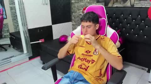 Snapshot of scott_fosterx chatting on 12, 9, 2025 scott fosterx online show from 12, 9, 2025