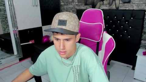 Snapshot of scott_fosterx chatting on 18, 9, 2025 scott fosterx online show from 18, 9, 2025