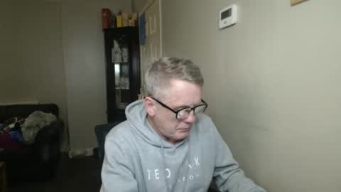 Snapshot of scottsman214 chatting on 19, 10, 2025 James online show from 19, 10, 2025