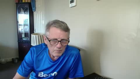 Snapshot of scottsman214 chatting on 23, 10, 2025 James online show from 23, 10, 2025