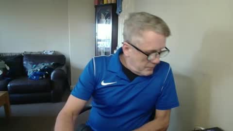 Snapshot of scottsman214 chatting on 25, 10, 2025 James online show from 25, 10, 2025