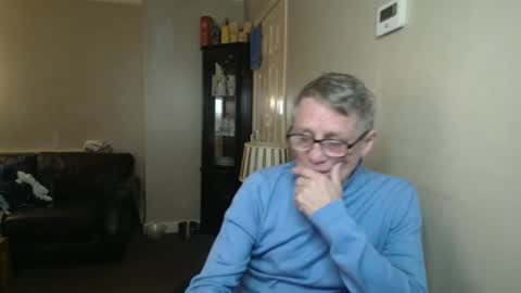 Snapshot of scottsman214 chatting on 26, 10, 2025 James online show from 26, 10, 2025