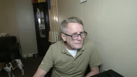 Snapshot of scottsman214 chatting on 31, 10, 2025 James online show from 31, 10, 2025