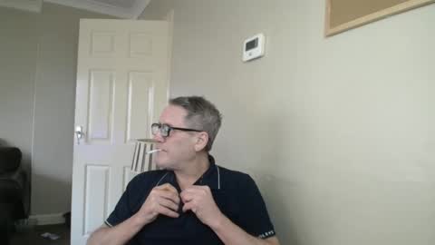 Snapshot of scottsman214 chatting on 5, 11, 2025 James online show from 5, 11, 2025