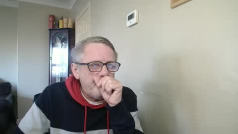 Snapshot of scottsman214 chatting on 16, 11, 2025 James online show from 16, 11, 2025