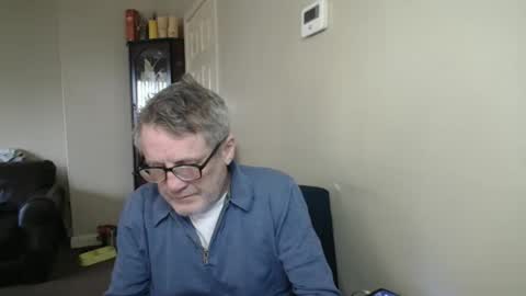 Snapshot of scottsman214 chatting on 18, 11, 2025 James online show from 18, 11, 2025