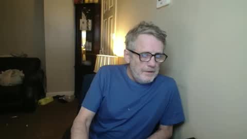 Snapshot of scottsman214 chatting on 27, 11, 2025 James online show from 27, 11, 2025