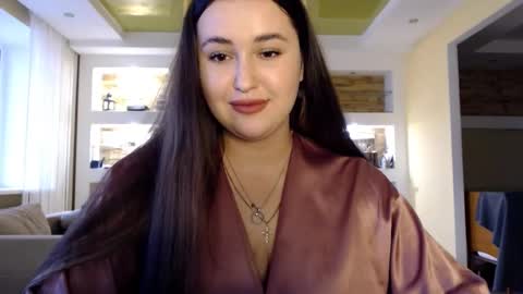 Elizabeth  online show from 15, 12, 2024