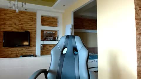 Elizabeth  online show from 27, 9, 2025