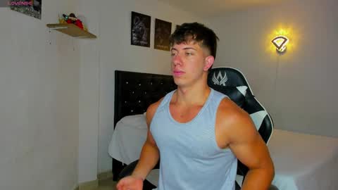Snapshot of sean_brownx chatting on 8, 10, 2025 Sean online show from 8, 10, 2025