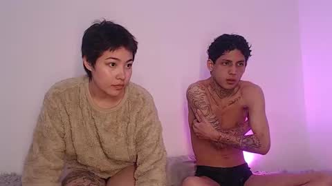 Snapshot of sebas_and_mila chatting on 28, 10, 2025 CAMILA Y SEBASTIAN online show from 28, 10, 2025