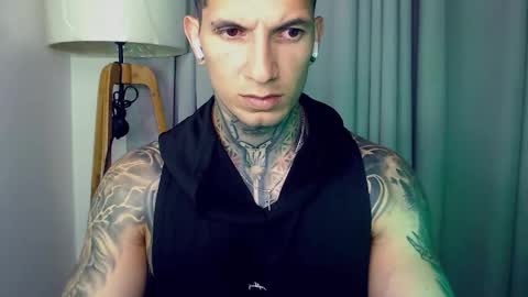 Snapshot of sebastian_muss chatting on 25, 11, 2025 Sebastian online show from 25, 11, 2025