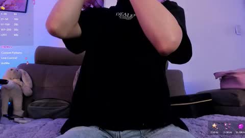     .  INDEPENDENT MODEL online show from 13, 3, 2026