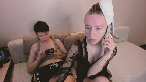 Amanda and  pair in a real life we love each other but can play with you online show from 20, 5, 2026