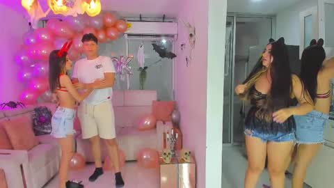 Snapshot of secrethause71605 chatting on 27, 10, 2025 NIKOL online show from 27, 10, 2025