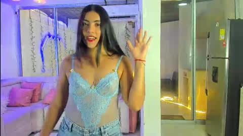 Snapshot of secrethause71605 chatting on 5, 1, 2026 NIKOL online show from 5, 1, 2026