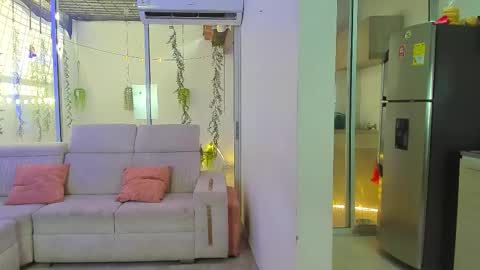 Snapshot of secrethause71605 chatting on 2, 2, 2026 NIKOL online show from 2, 2, 2026