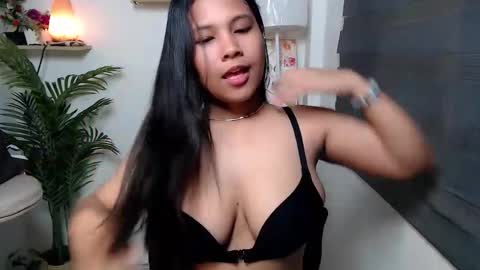 Snapshot of seductive_elle chatting on 5, 12, 2025 ellie online show from 5, 12, 2025