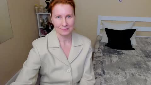 Snapshot of seductive_foxy_ chatting on 30, 9, 2025 seductive_foxy_ online show from 30, 9, 2025