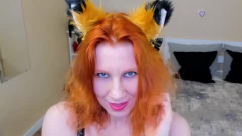 Snapshot of seductive_foxy_ chatting on 12, 2, 2026 seductive_foxy_ online show from 12, 2, 2026