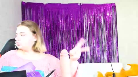 Snapshot of seductive_she_wolf chatting on 5, 3, 2025 seductive_she_wolf online show from 5, 3, 2025