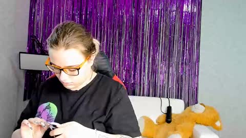 Snapshot of seductive_she_wolf chatting on 10, 3, 2025 seductive_she_wolf online show from 10, 3, 2025