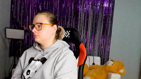 Snapshot of seductive_she_wolf chatting on 12, 3, 2025 seductive_she_wolf online show from 12, 3, 2025