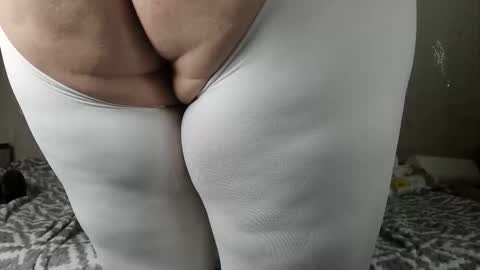 Snapshot of seductive_she_wolf chatting on 12, 9, 2025 seductive_she_wolf online show from 12, 9, 2025