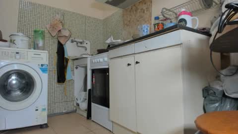 Snapshot of seductive_she_wolf chatting on 22, 10, 2025 seductive_she_wolf online show from 22, 10, 2025