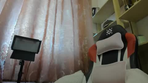 Snapshot of seductive_she_wolf chatting on 4, 11, 2025 seductive_she_wolf online show from 4, 11, 2025